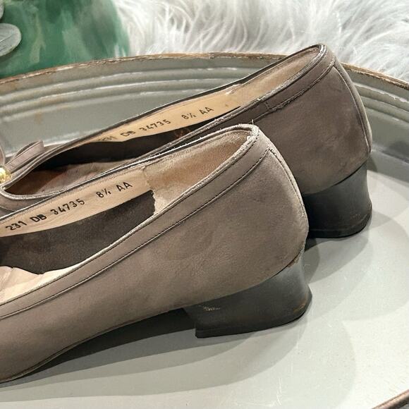 VTG Salvatore Ferragamo Boutique Women's Size 8.5 Leather Slip On Bow Almond Toe - Picture 7 of 12